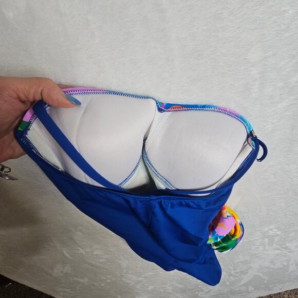 La Blanca Sz6 One Piece Blue n Bright Multi colored Swimsuit. Designer Beach - Picture 12 of 16